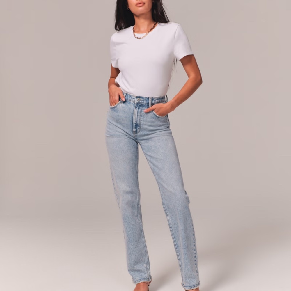 Abercrombie Women's Ultra High Rise 90s Straight Jeans Size 10 30R